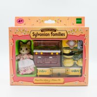 Striped Cat Mother & Kitchen Set